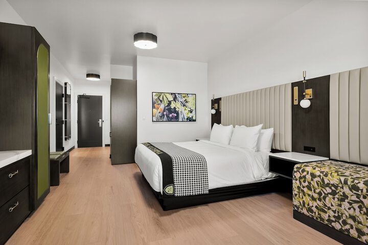 Room 17 of 52