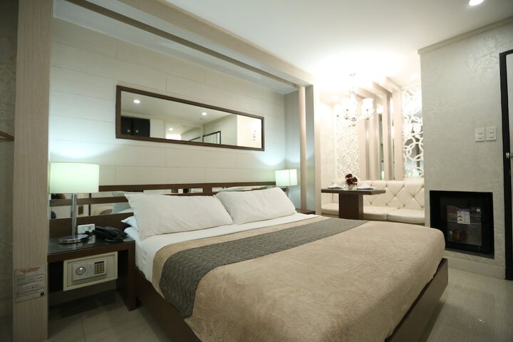 Room 15 of 21