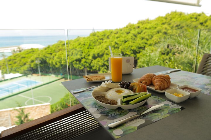 Breakfast/Coffee Service 52 of 65