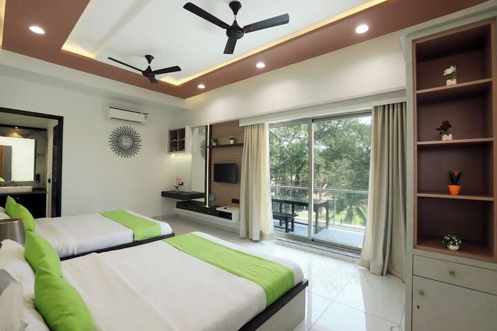 Room 6 of 23
