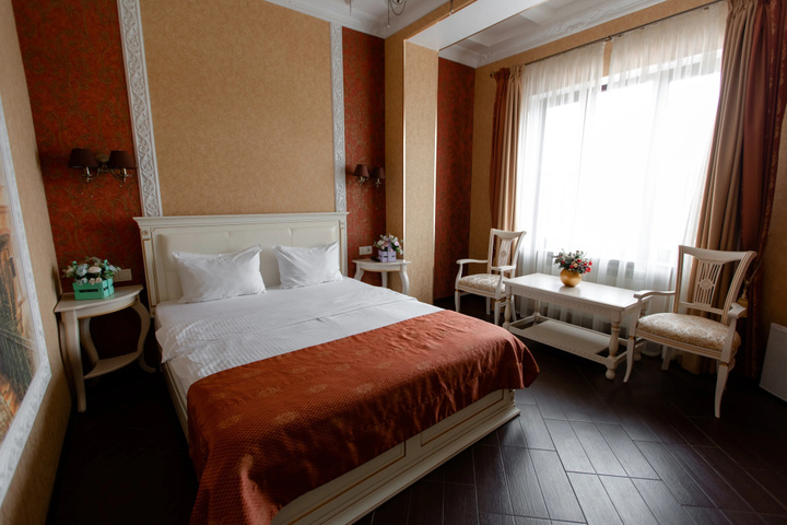 Room 4 of 50
