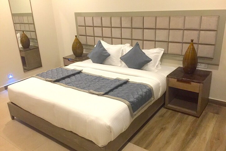 Room 4 of 19