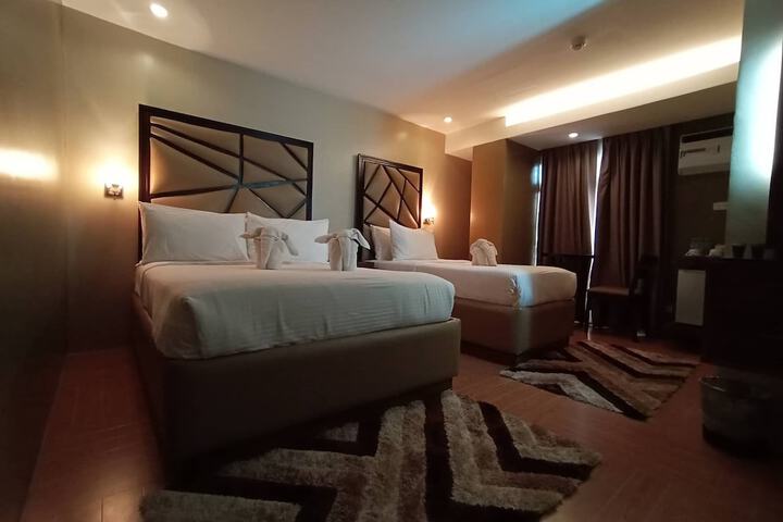 Room 33 of 63