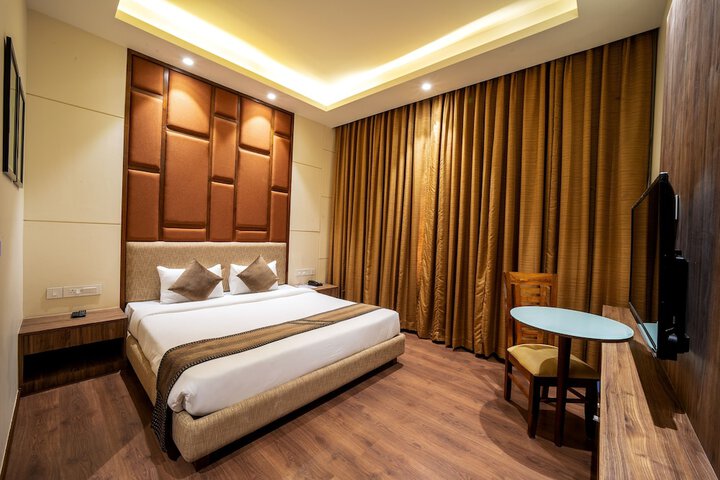 Room 51 of 133