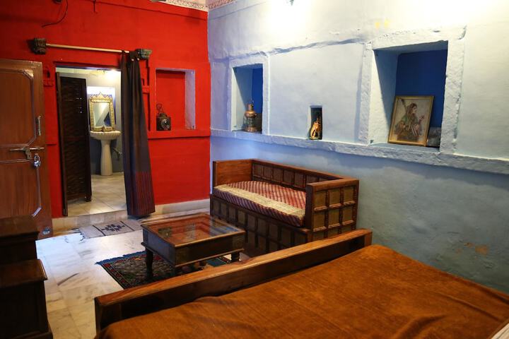 Room 14 of 74