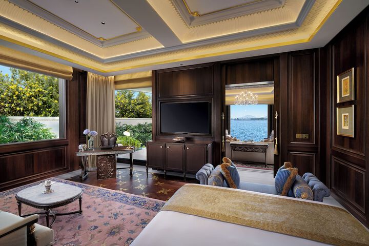 Room 27 of 109