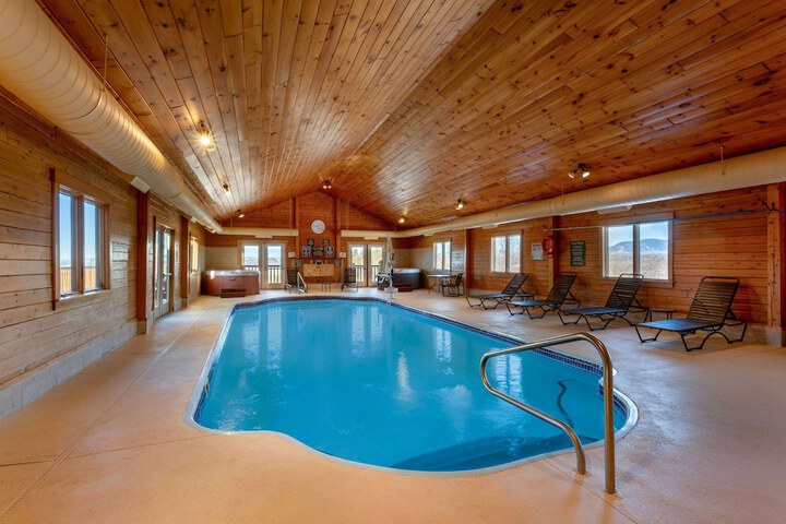 Pool 30 of 77