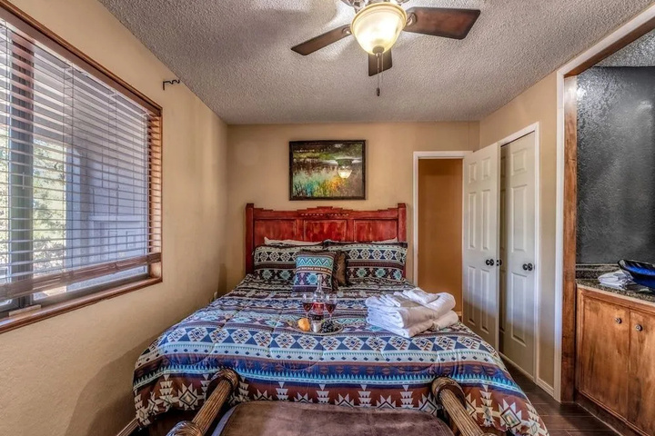Room 4 of 17