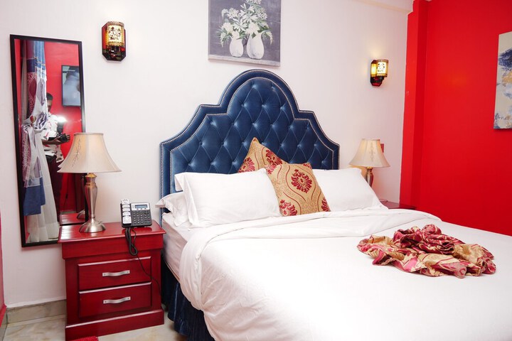 Room 10 of 98