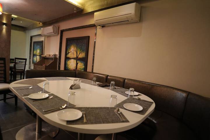 Dining 10 of 11