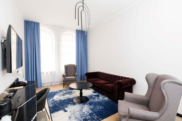 Room 87 of 229