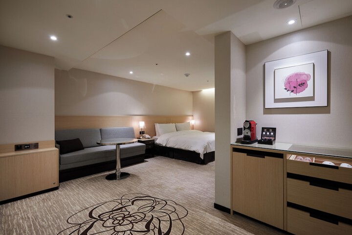 Room 44 of 86