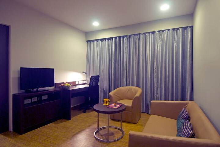 Room 6 of 27