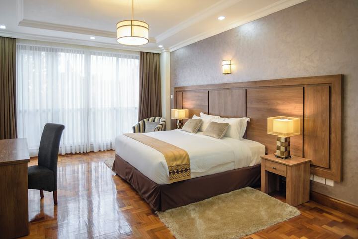 Room 5 of 130