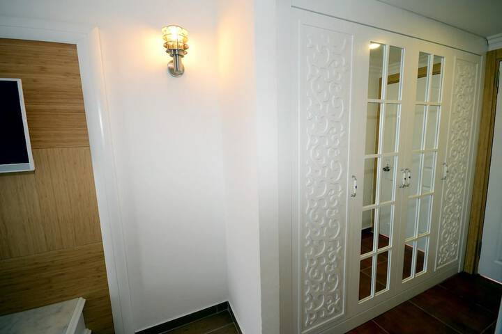 Room 7 of 20