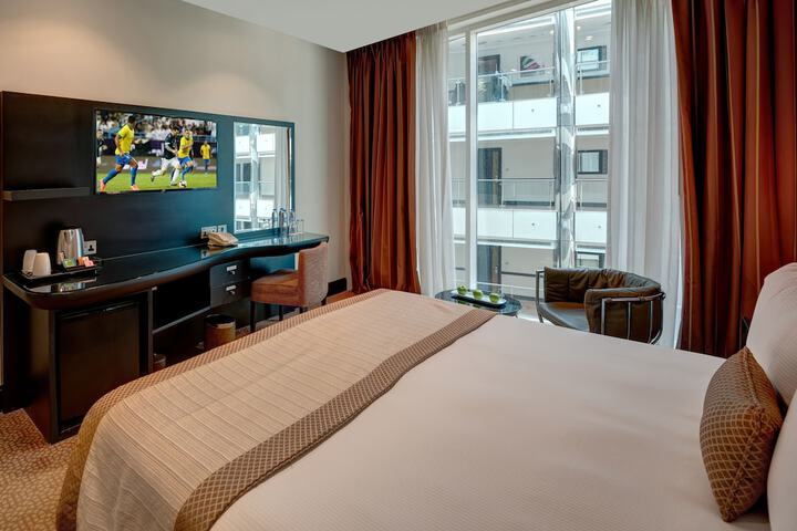 Room 110 of 211