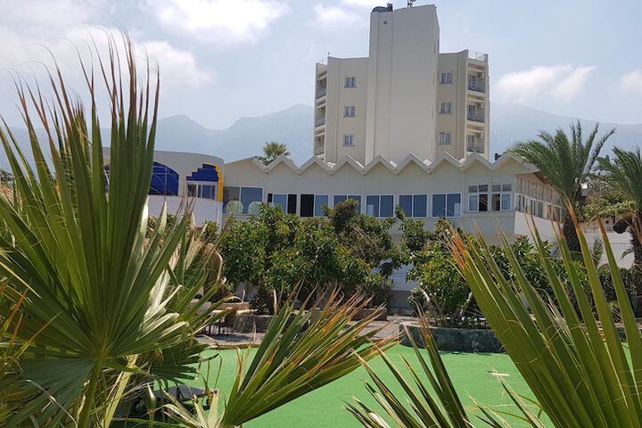 Celebrity Hotel