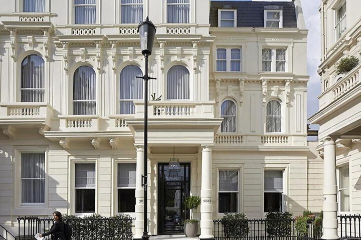 The Lancaster Hotel