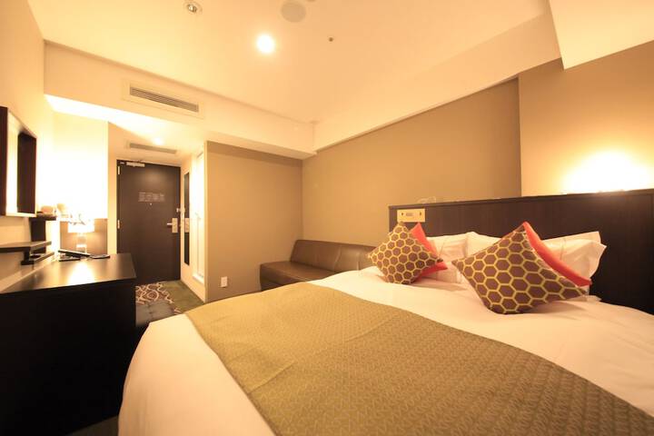 Room 15 of 87
