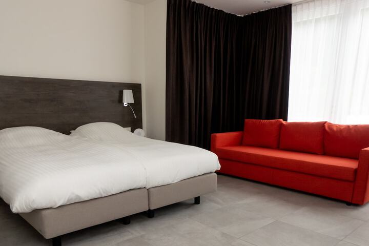 Room 16 of 66