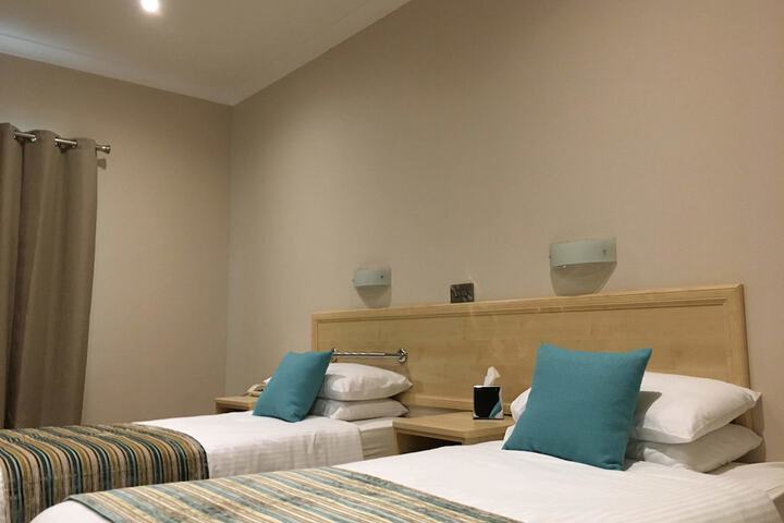 Room 10 of 83