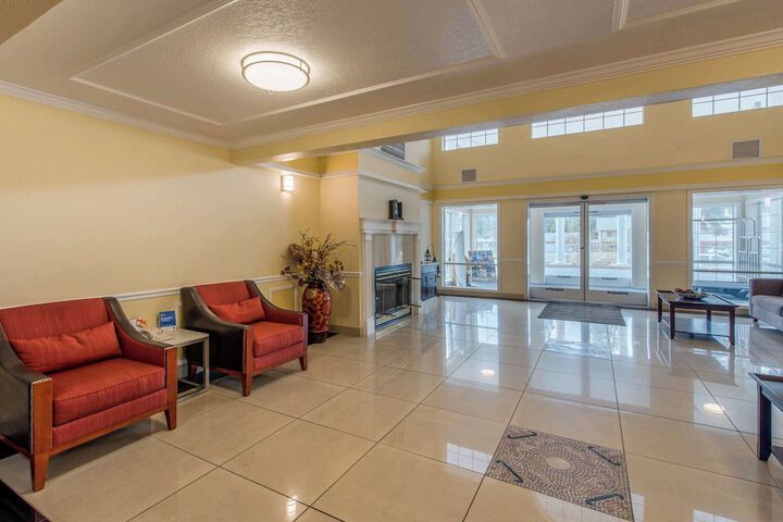 Hotel Interior 10 of 95