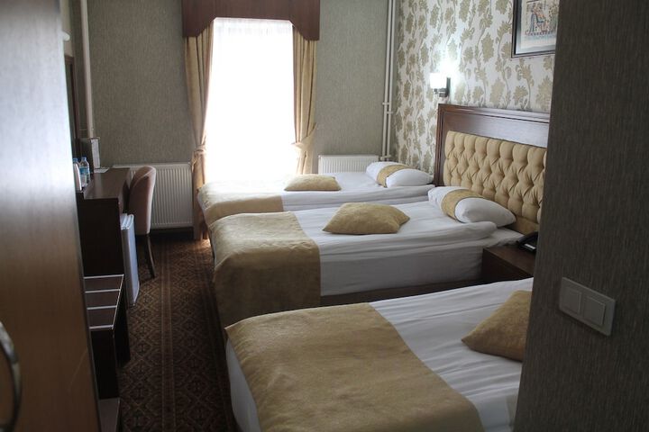 Room 6 of 27