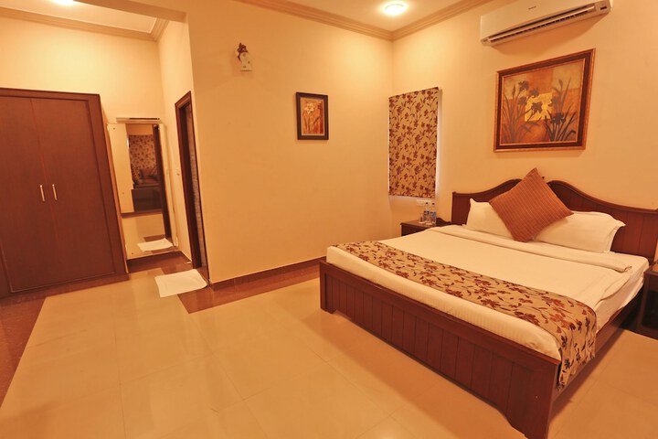 Room 12 of 60