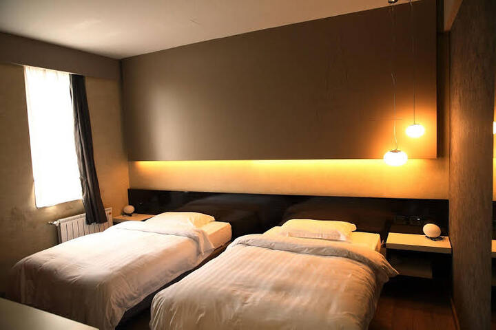 Exterior of HUAXIA MILANO