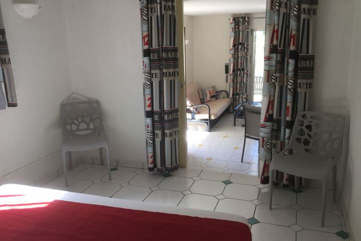 Room 15 of 196