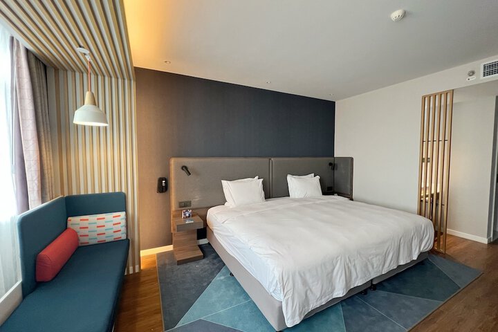 Room 12 of 35