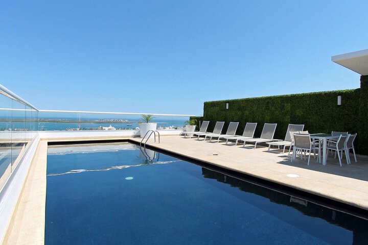 Hotel Pool