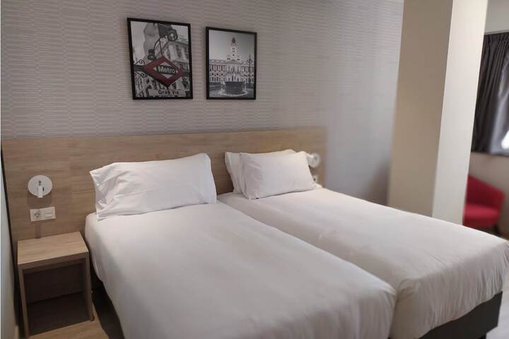Room 7 of 42