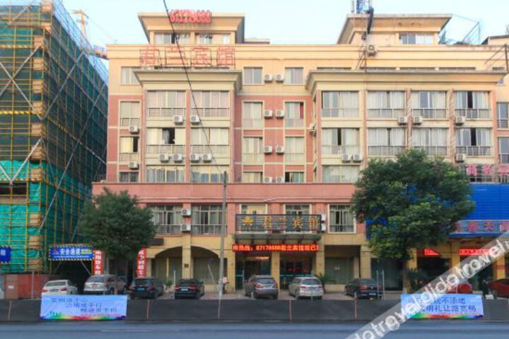 Hotel 12 of 65