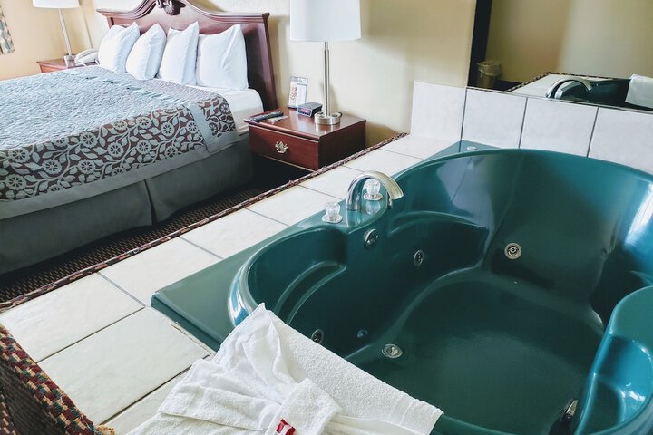 Jetted tub