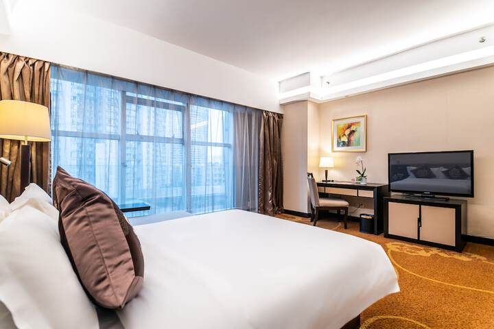 Room 25 of 39