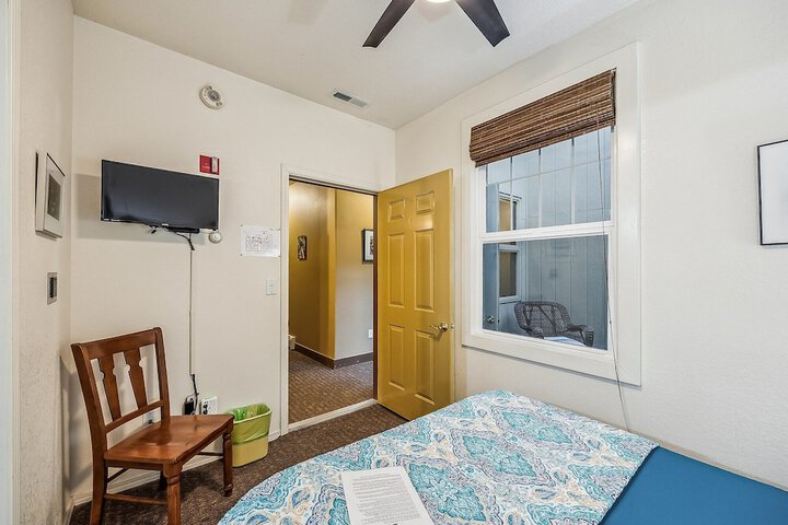 Room 35 of 118