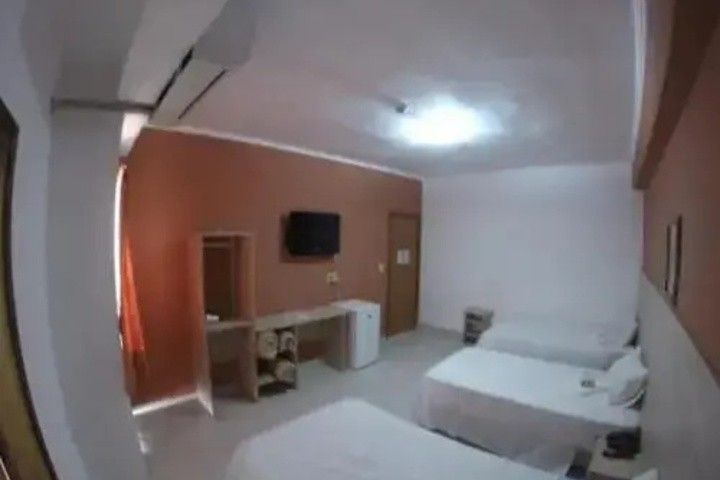 Room 4 of 10