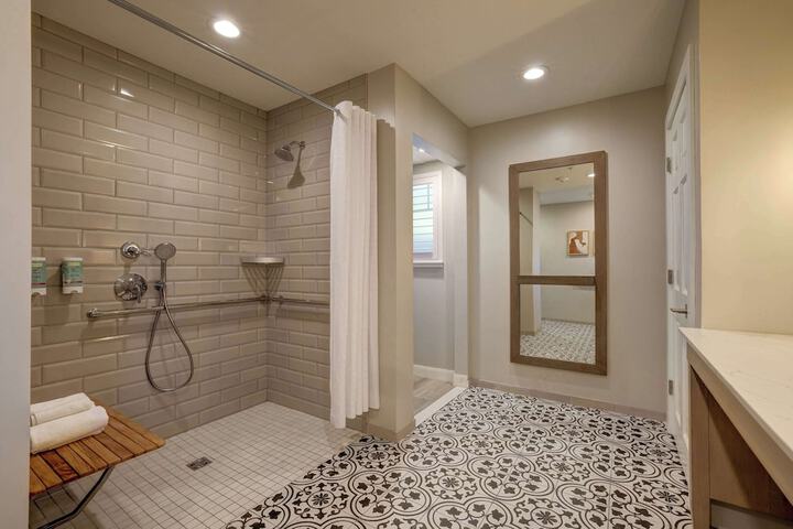 Bathroom shower