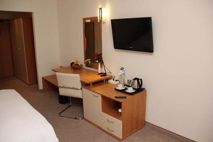 Room 12 of 34