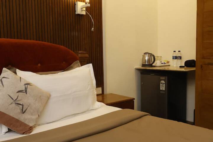 Room 28 of 100