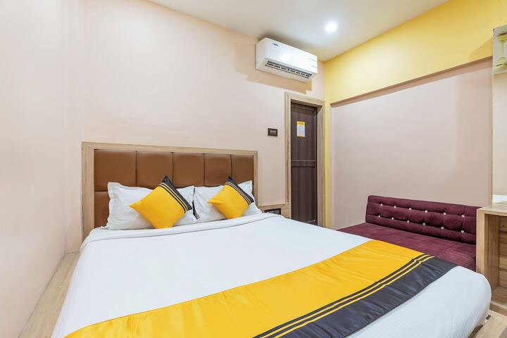 Room 6 of 33