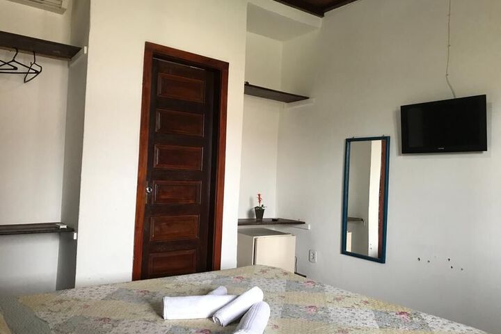 Room 9 of 11