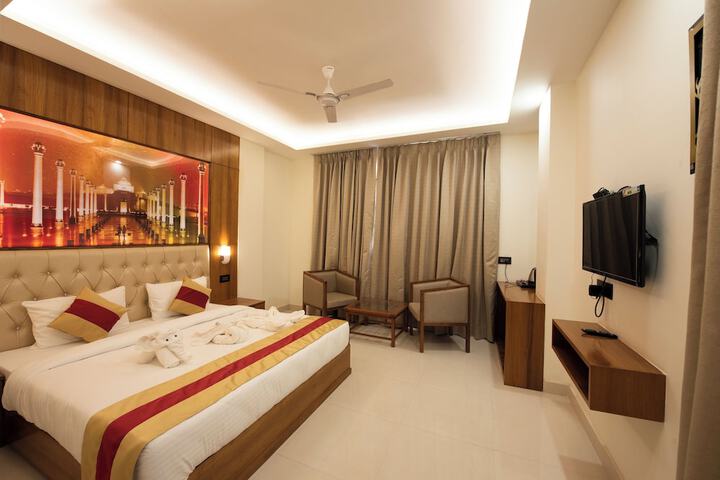Room 5 of 6