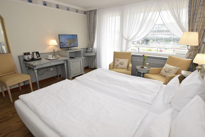Room 28 of 73