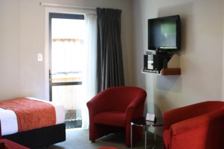 Room 25 of 46