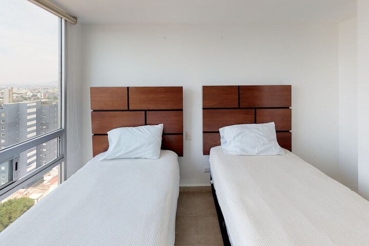 Room 4 of 14