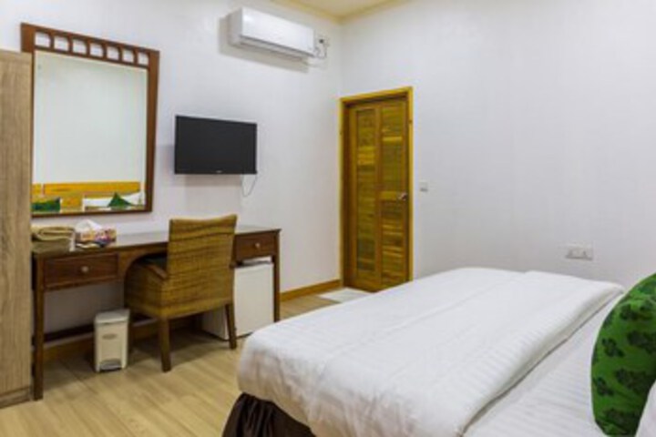 Room 25 of 37