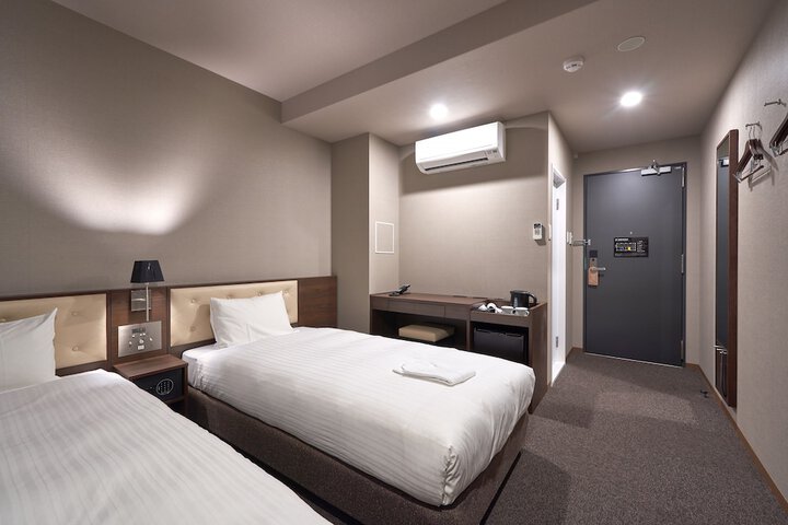 Room 17 of 54