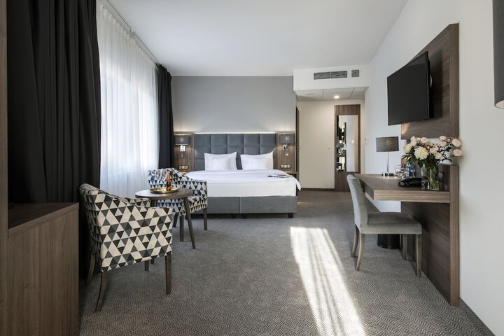 Room 19 of 36